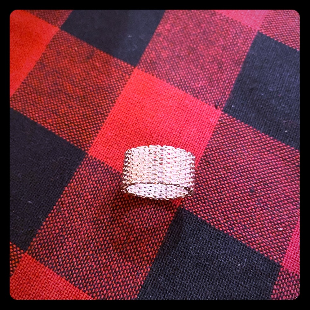 Beautiful sterling silver mesh ring